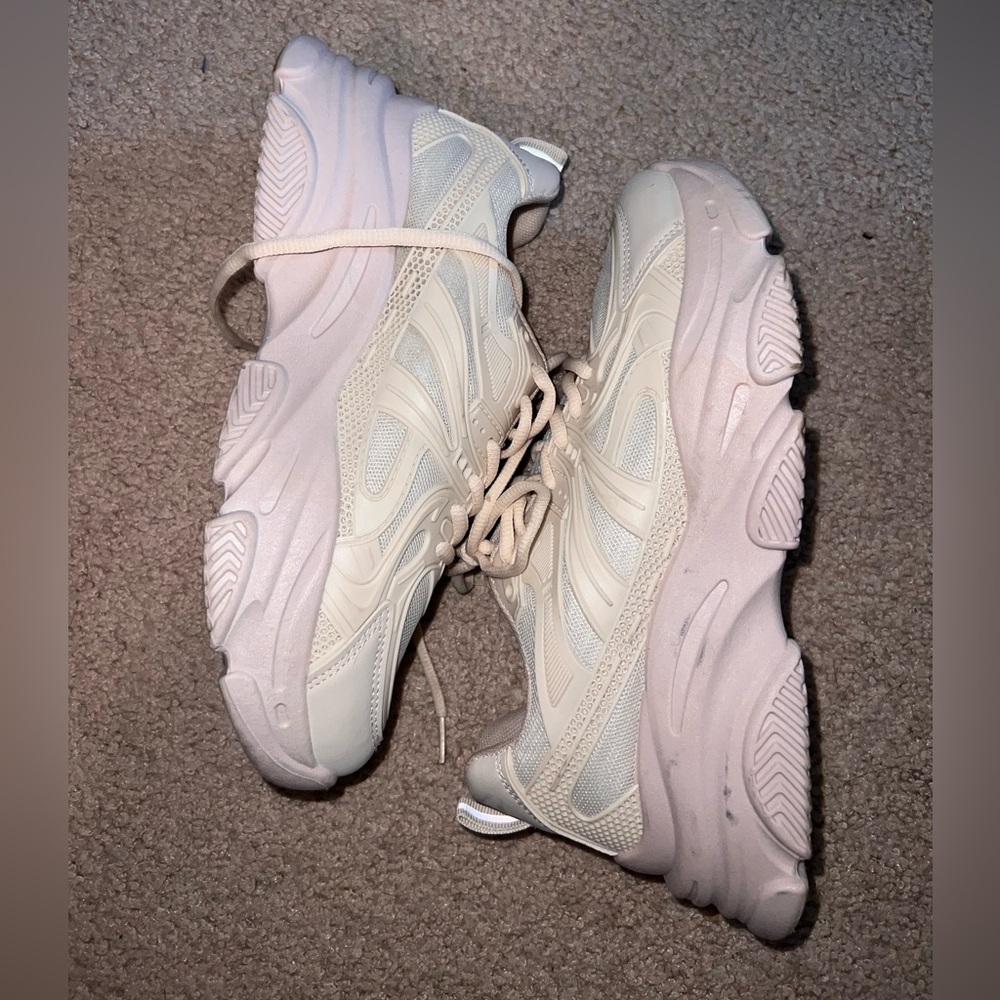 Steve Madden Sneakers